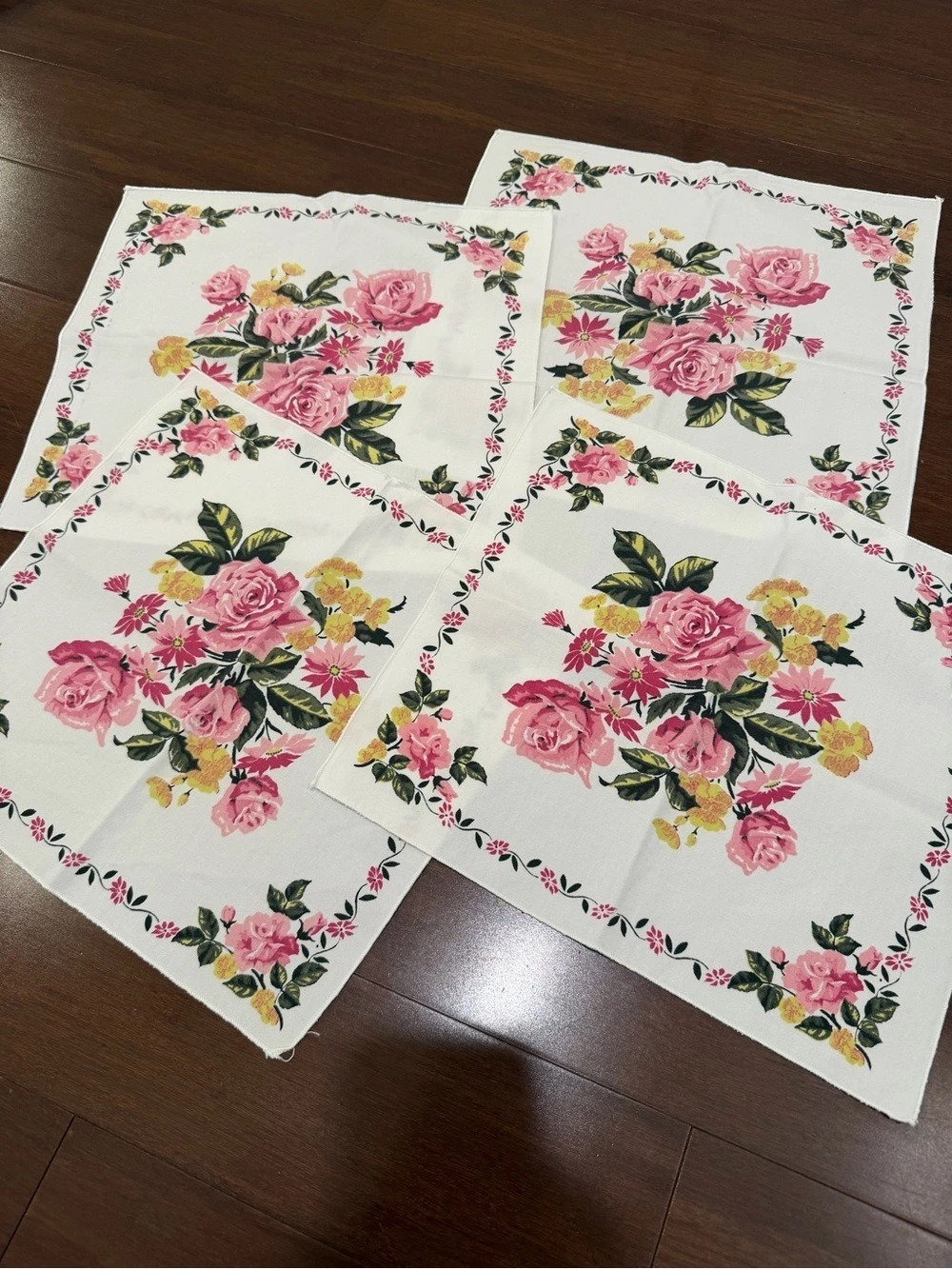 Vintage Floral Rose Cloth Napkins in White & Pink